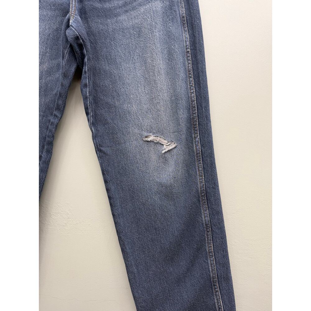 Universal Thread Mid Rise Boyfriend Jeans Distressed Button Fly Size 6 - Picture 3 of 6